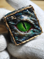 Handmade 30mm Serpent Eye D6 Dice - Gilded Scaled Monster Resin Die - Crux Jewelry product image 3