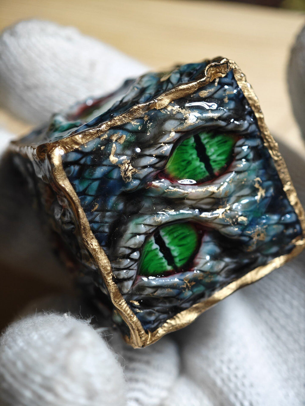 Handmade 30mm Serpent Eye D6 Dice - Gilded Scaled Monster Resin Die - Crux Jewelry product image 4