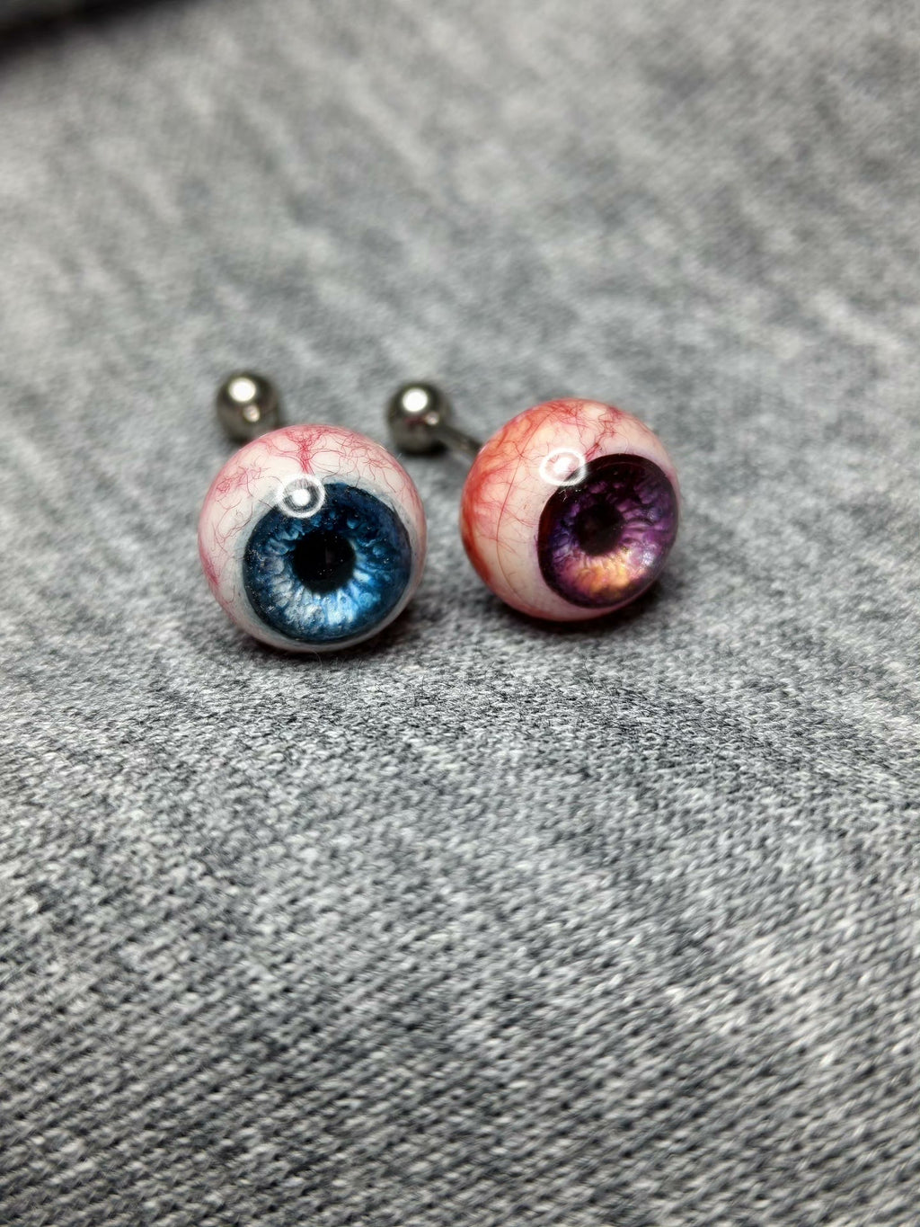 (Bloody Veined Version) Realistic Lifelike Eyeballs | Ear/Tongue/Lip Studs - tongue piercing jewelry 2