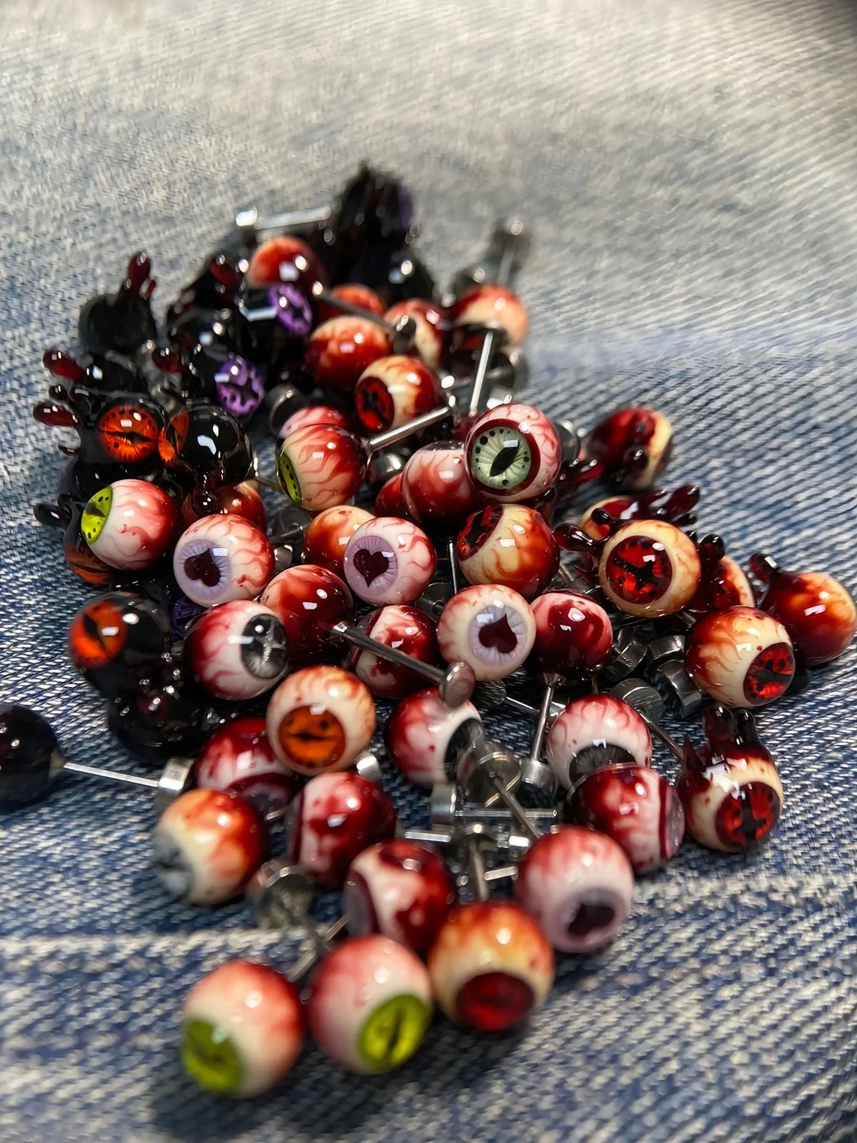 Cthulhu Eye - Mystery Box Collection Ear/Tongue Titanium Studs - product image 2