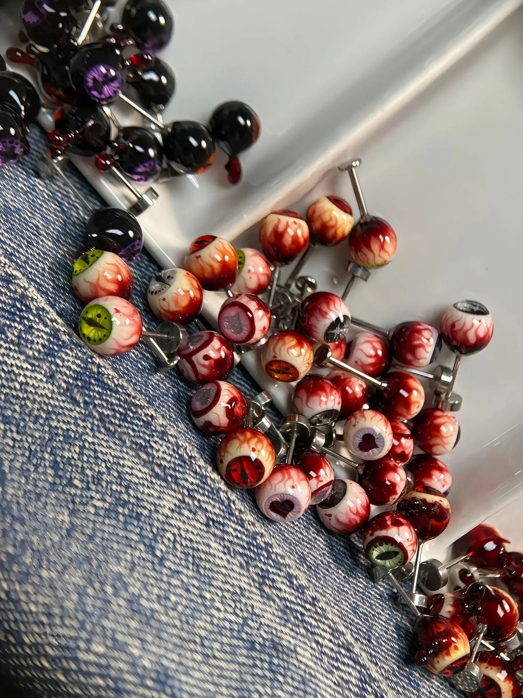 Cthulhu Eye - Mystery Box Collection Ear/Tongue Titanium Studs - product image 3