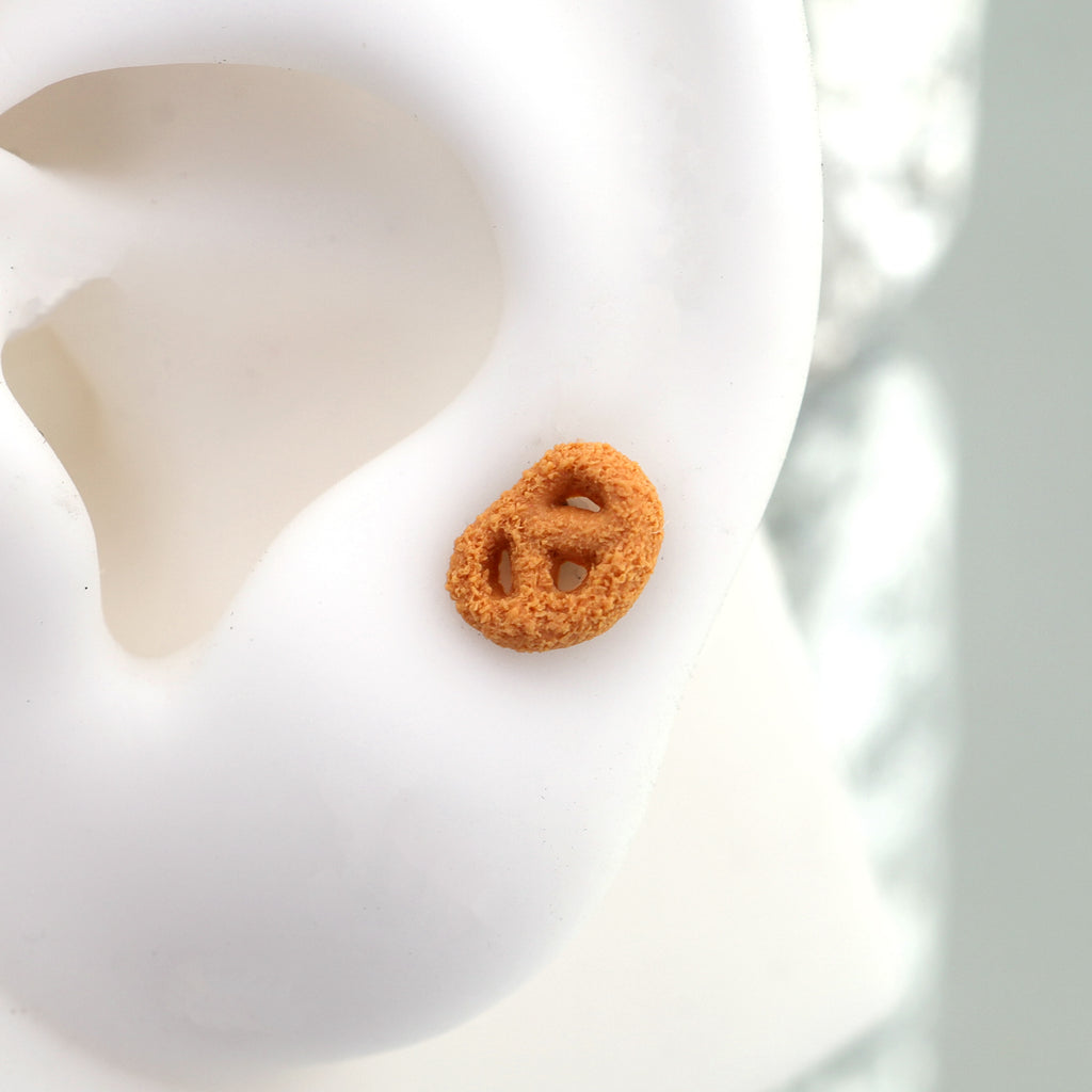 Star Baker - Pretzel Stainless Steel Internally Threaded Ear Studs - product image 4