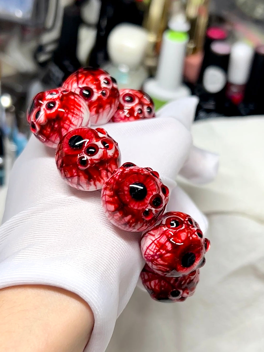 Cthulhu Eye - Scarlet Dual-Pupil Cuff Bracelet - product image 4