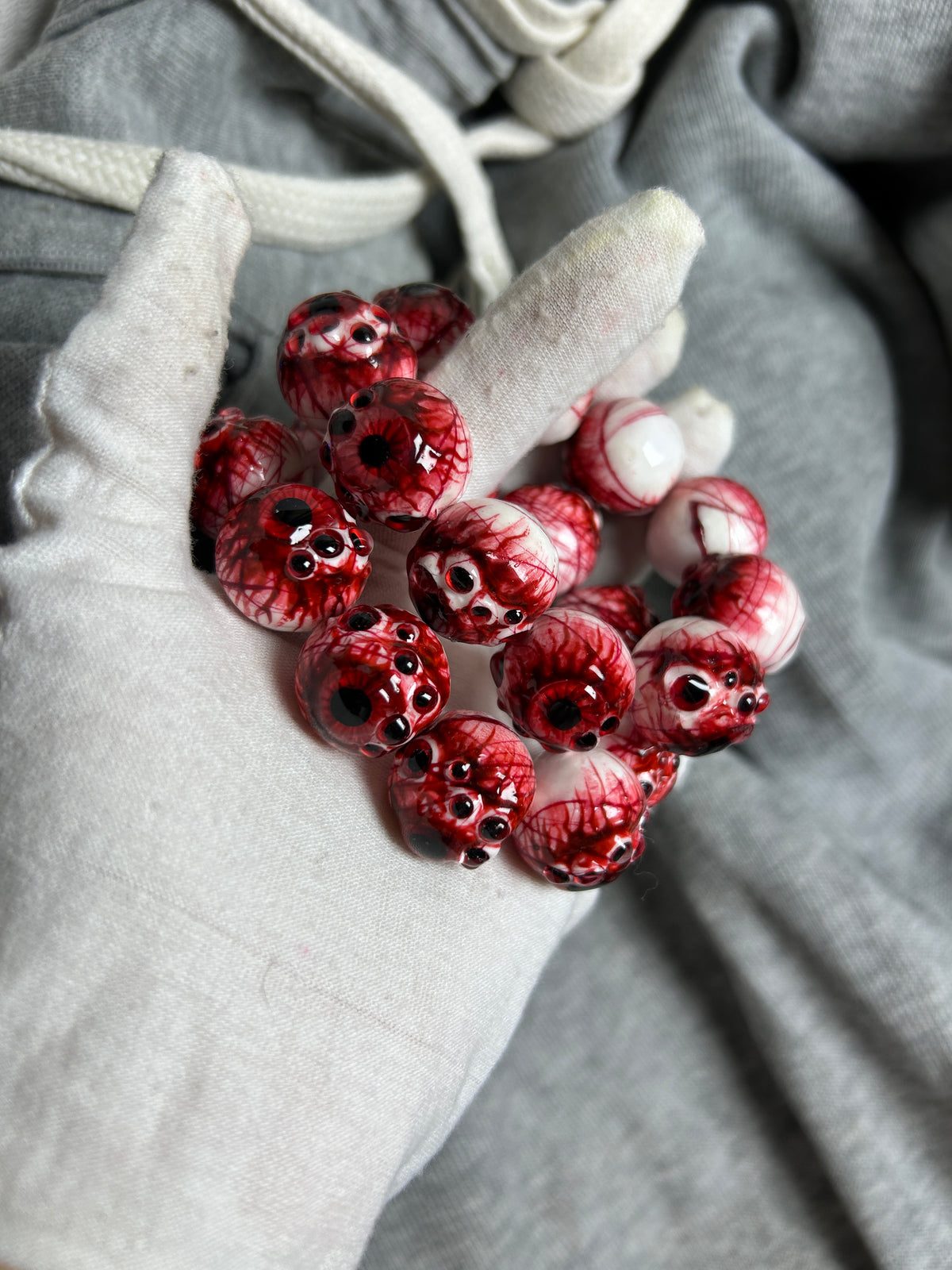 Cthulhu Eye - Scarlet Dual-Pupil Cuff Bracelet - product image 7