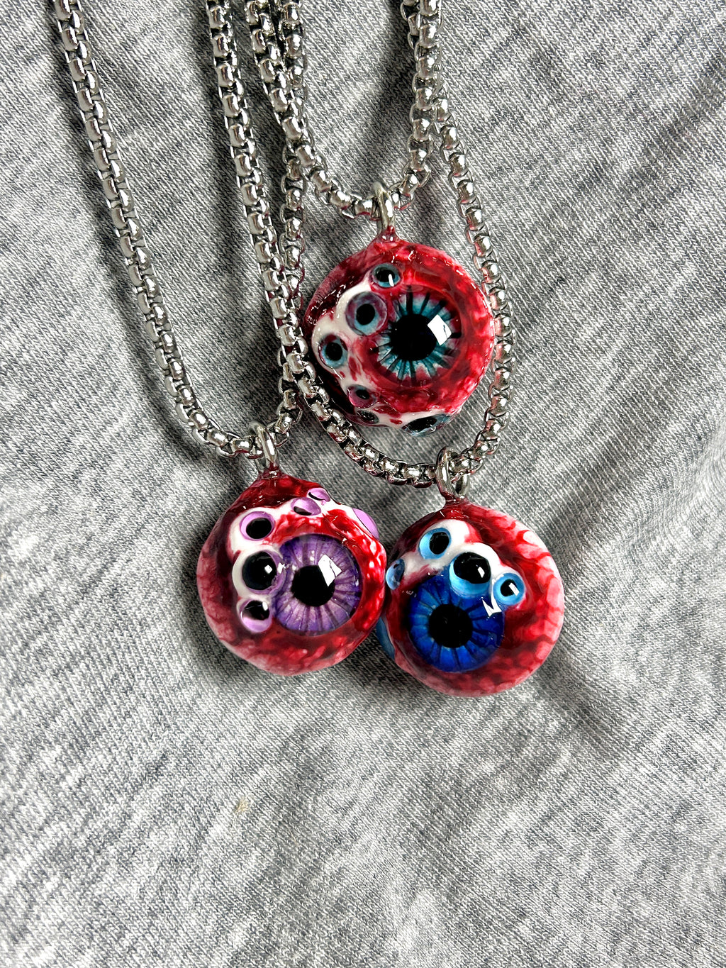 Cthulhu Eye - Bloody Double-Pupil Necklace - product image 5