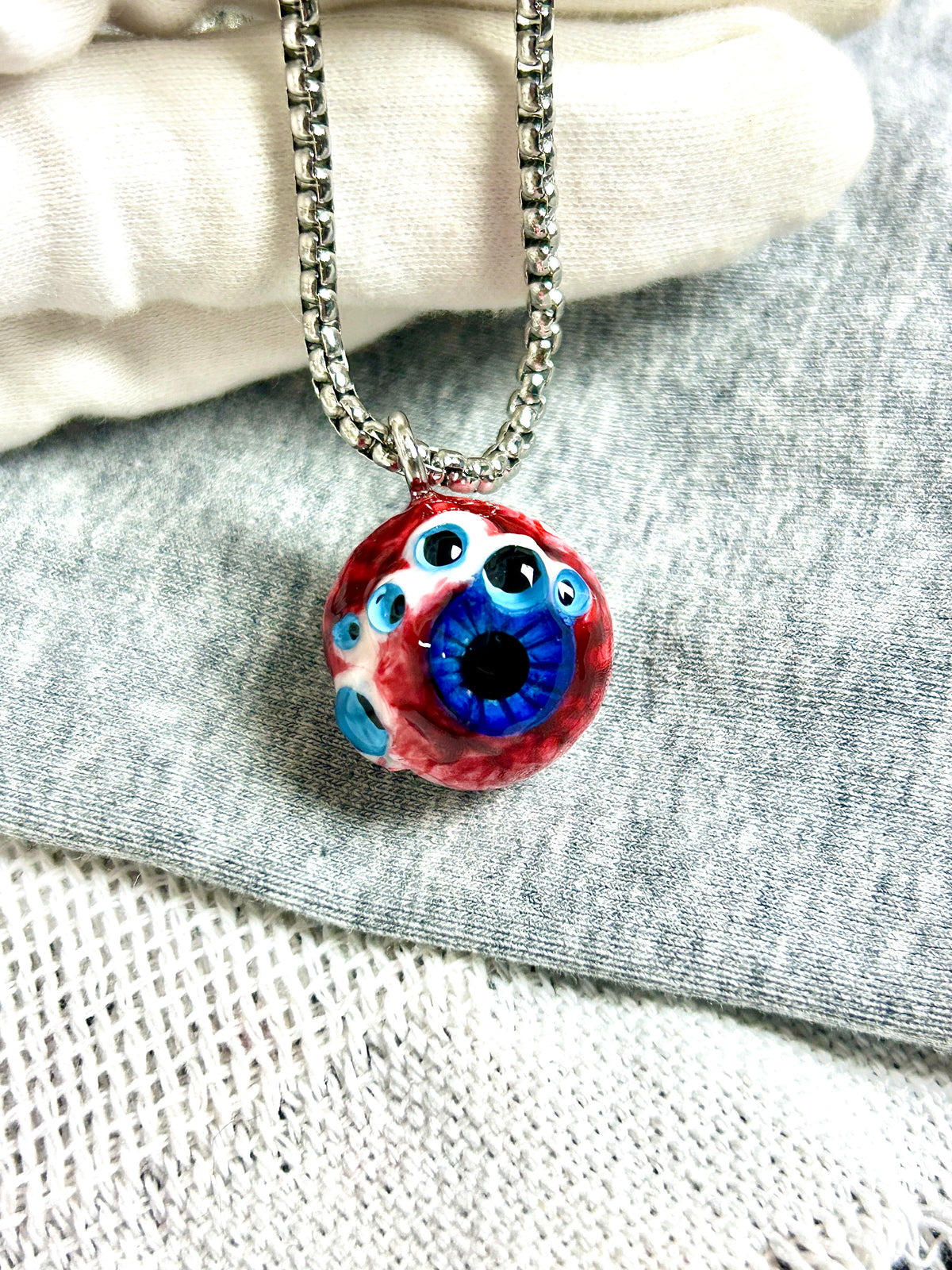 Cthulhu Eye - Bloody Double-Pupil Necklace - product image 3