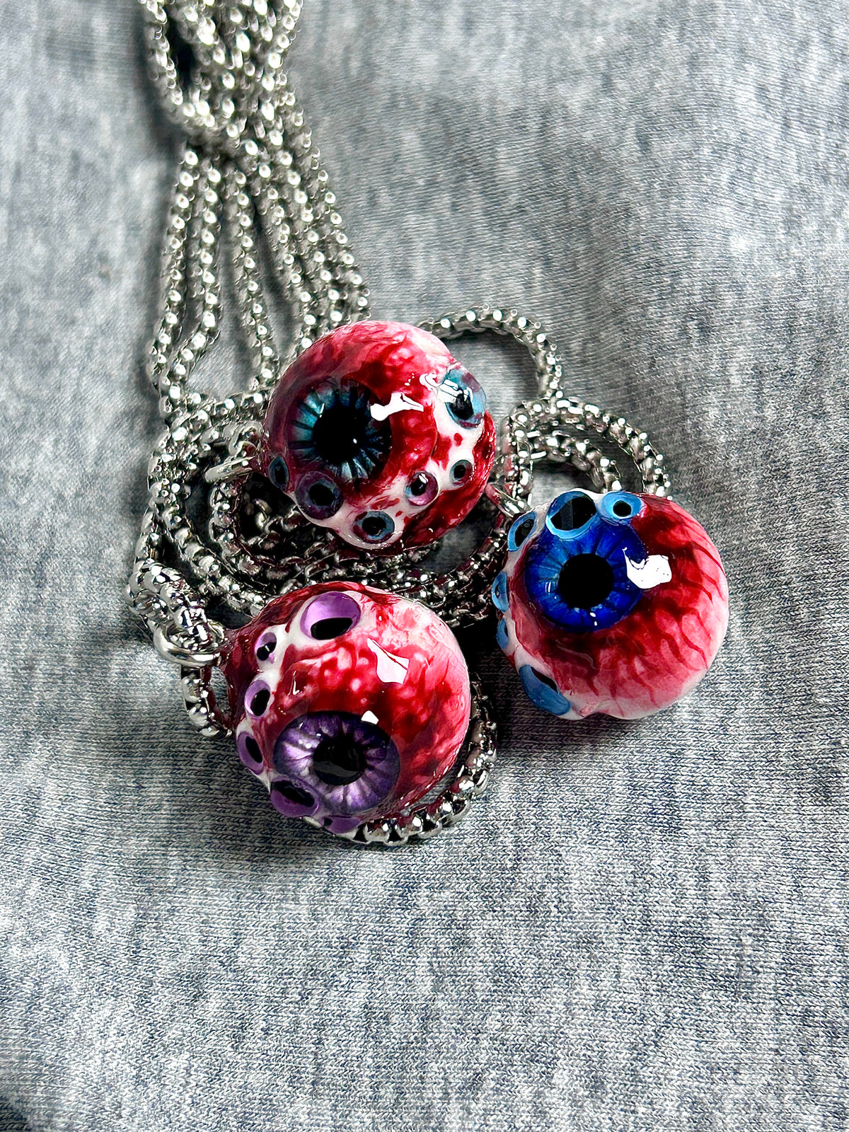 Cthulhu Eye - Bloody Double-Pupil Necklace - product image 2