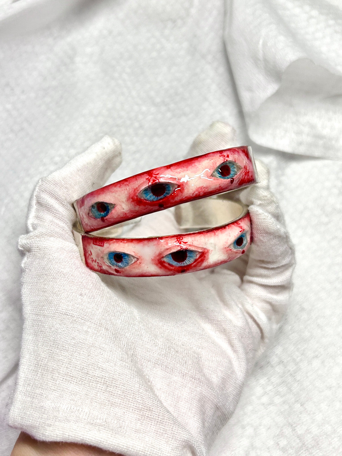 Cthulhu Eye - Crimson Fixated Bracelet - product image 2