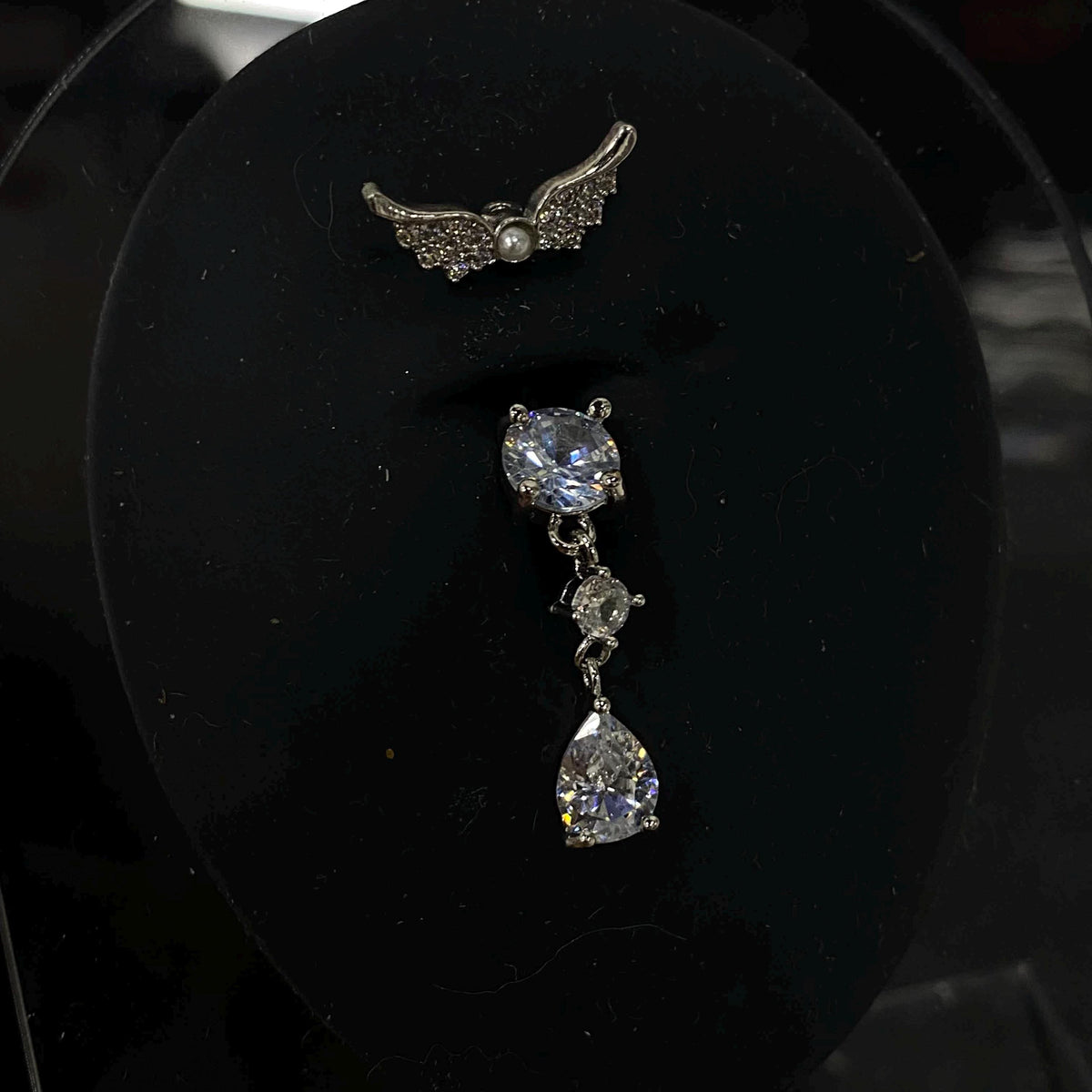 Angel Wing Titanium Belly Ring detail 4