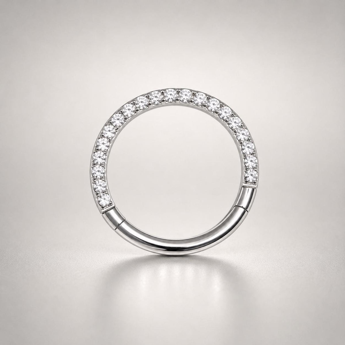 Titanium Pavé CZ Septum Clicker detail 8