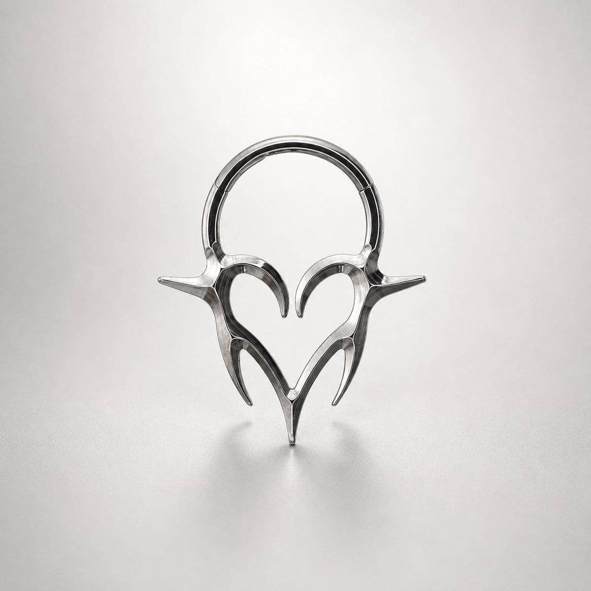 Titanium Gothic Heart Fang Septum Clicker detail 10