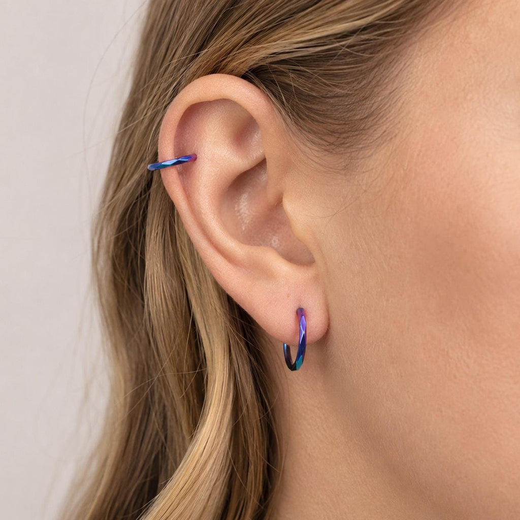 Titanium Geometric Faceted Septum Clicker detail 2