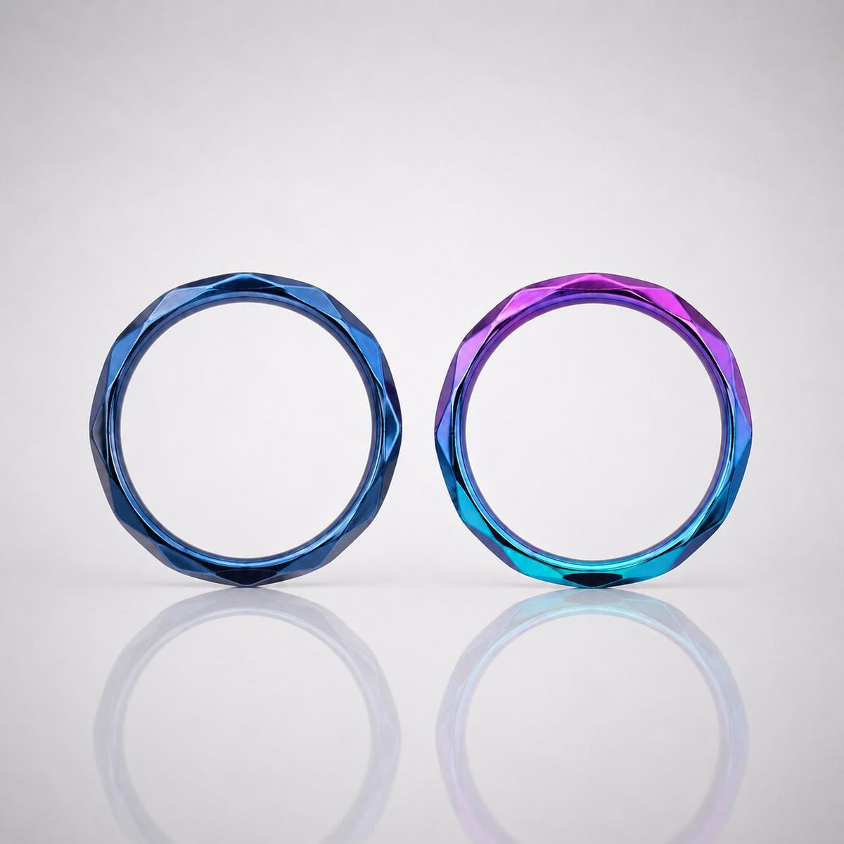 Titanium Geometric Faceted Septum Clicker detail 4