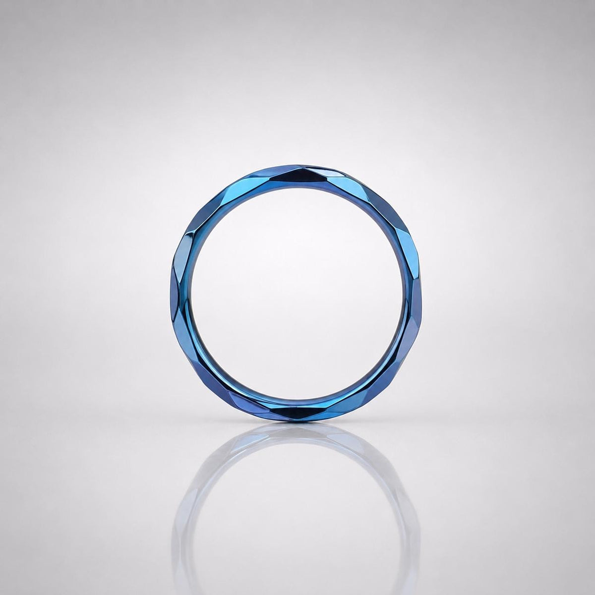 Titanium Geometric Faceted Septum Clicker detail 7