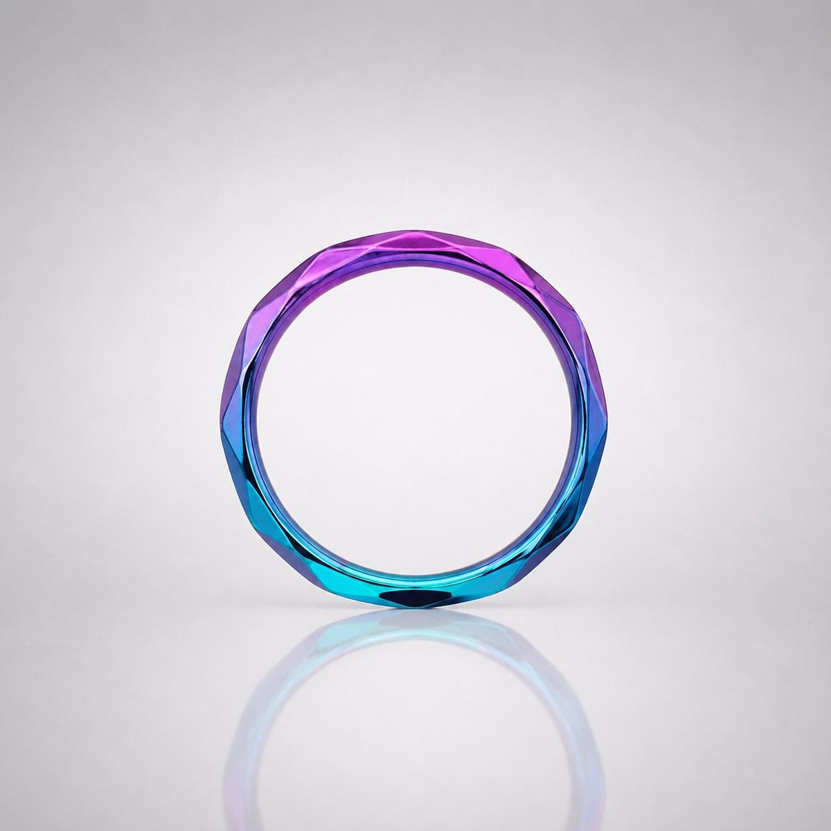 Titanium Geometric Faceted Septum Clicker detail 8