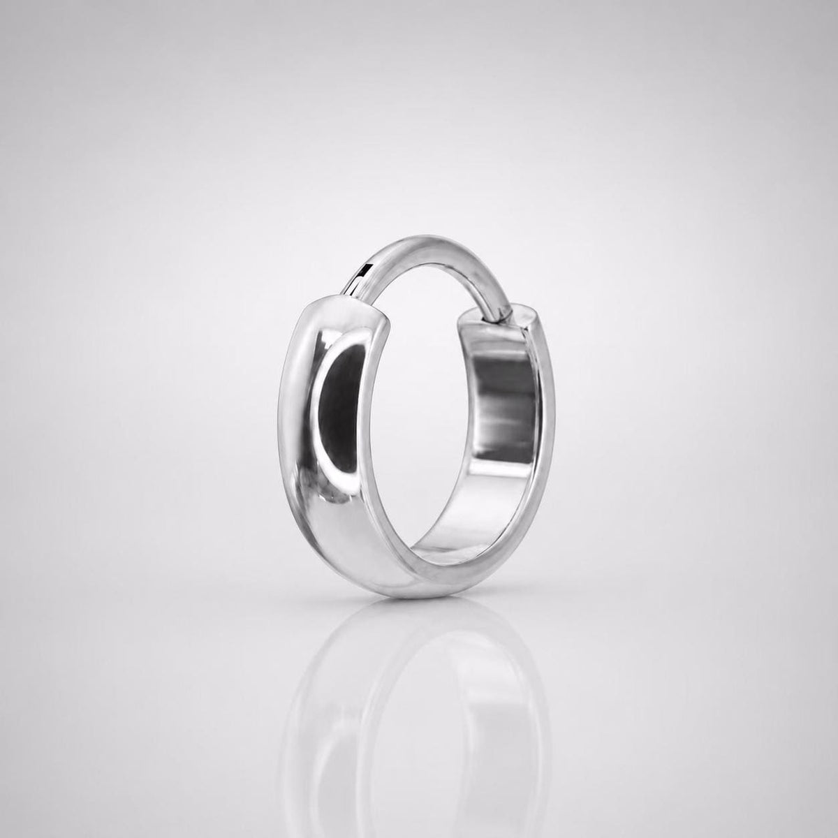 Titanium Chunky Gold Septum Clicker detail 6