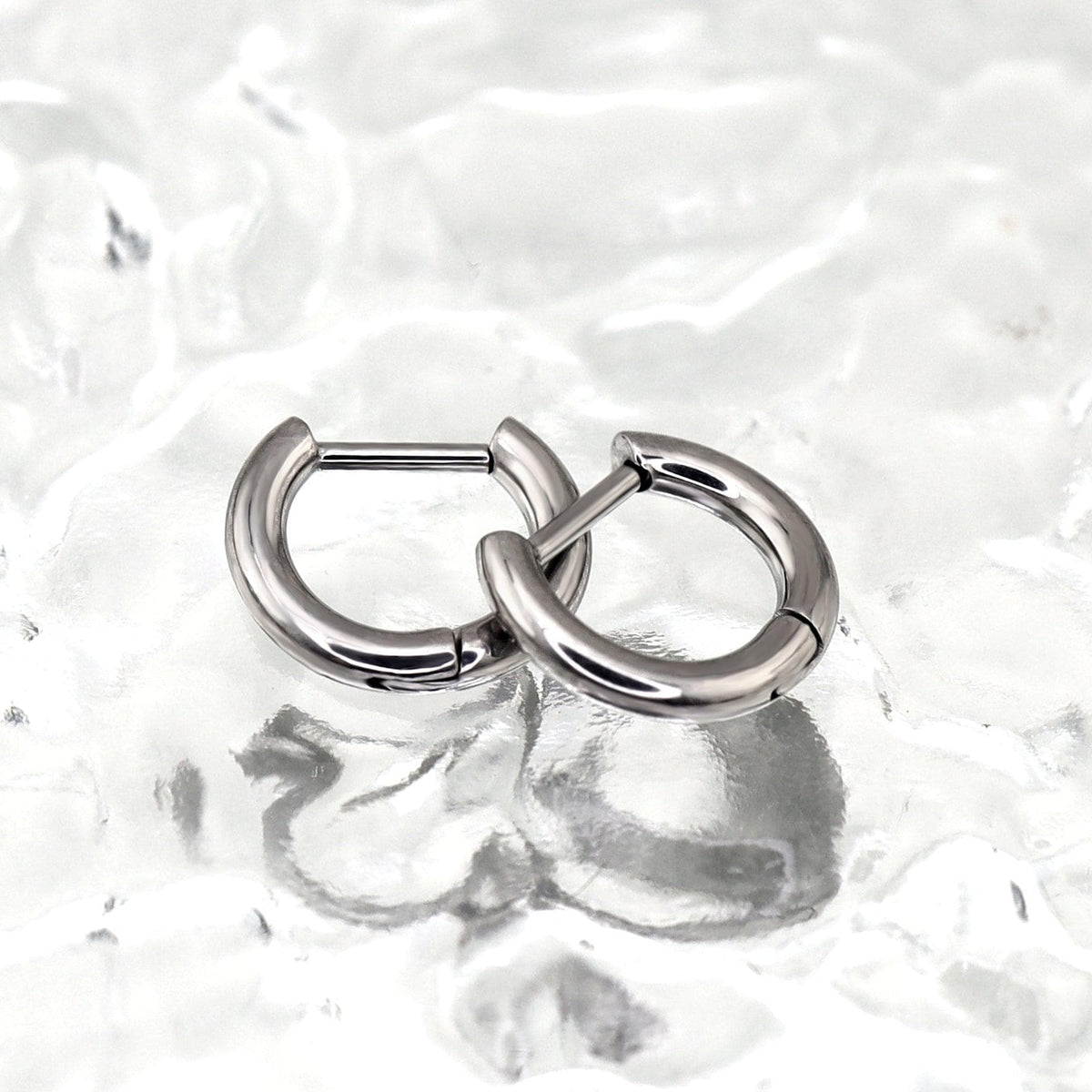 Titanium Classic Septum Clicker detail 3