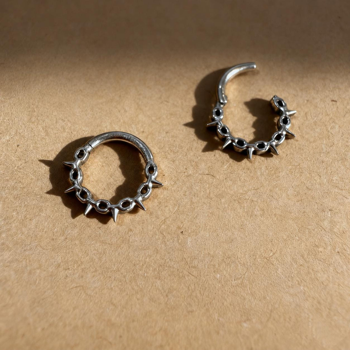 Titanium Thorn Spike Septum Clicker detail 3