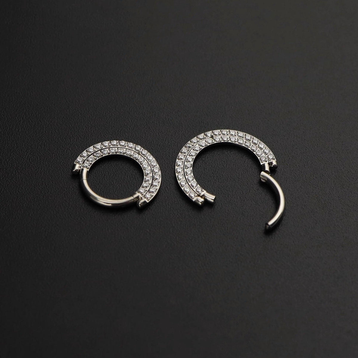 Titanium Pavé CZ Septum Clicker detail 3