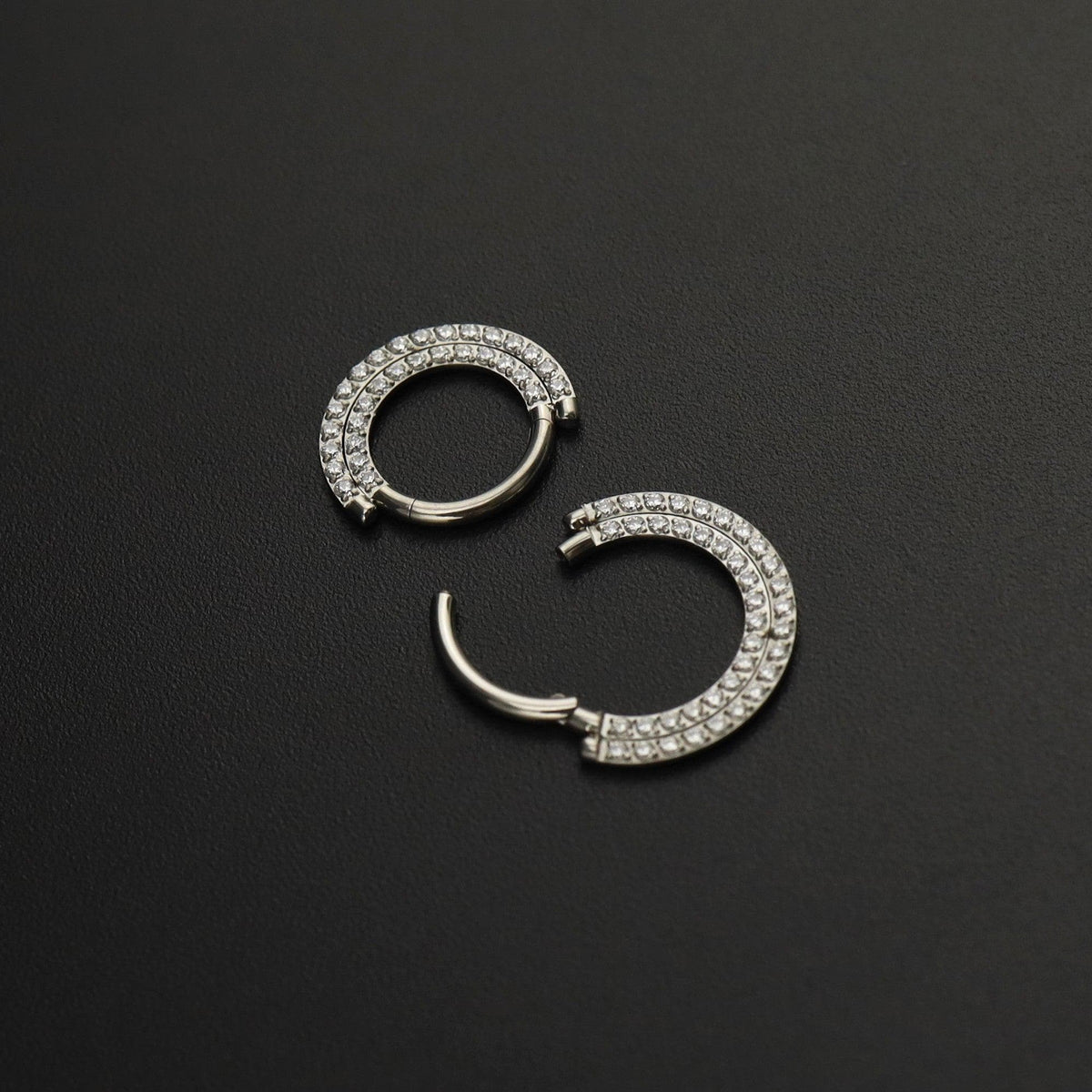 Titanium Pavé CZ Septum Clicker detail 5