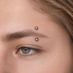 Classic Titanium Curved Barbell detail 2