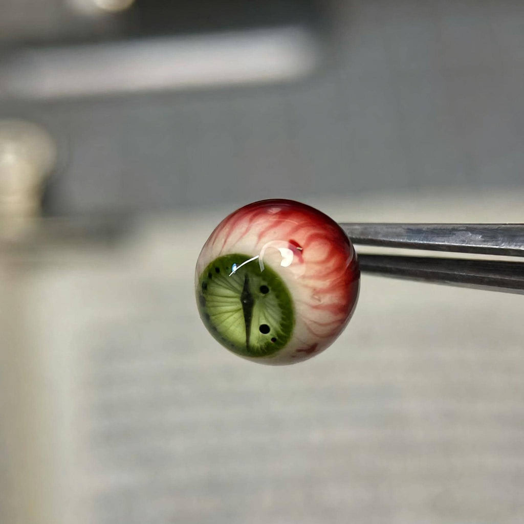 Cthulhu Eye - Dragon Slit Iris | Ear/Tongue/Lip Titanium Studs