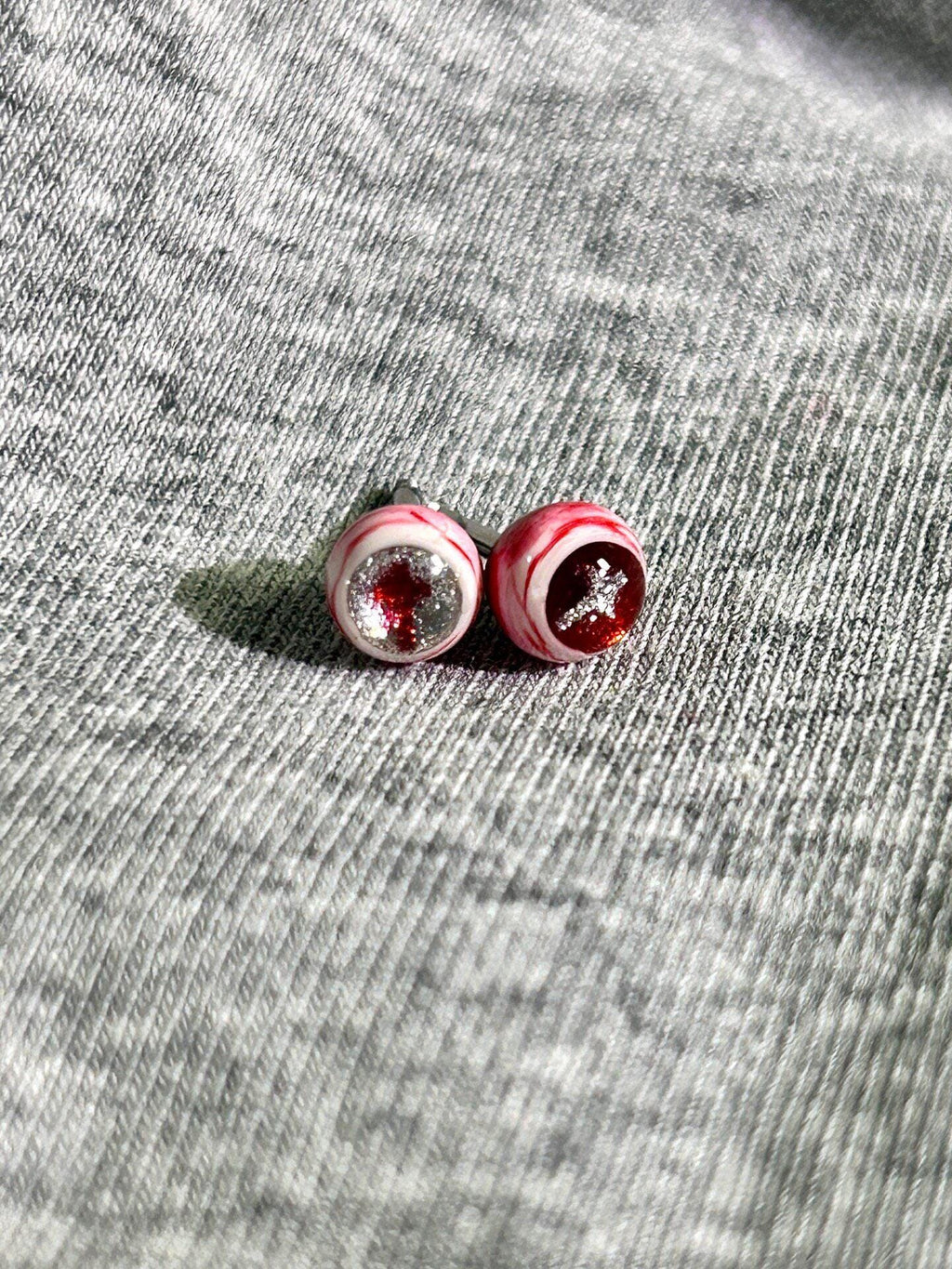 Cthulhu Eye - Pearlescent Fire Cross | Ear/Tongue/Lip Titanium Studs