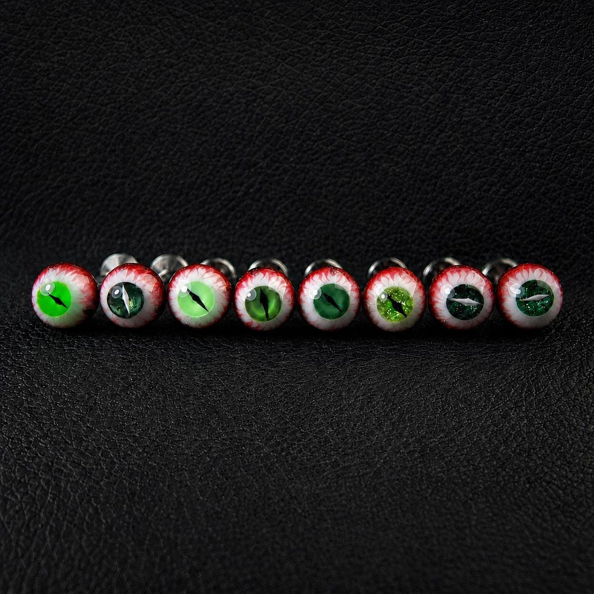 Cthulhu Eye - Emerald Dragon | Ear/Tongue/Lip Titanium Studs