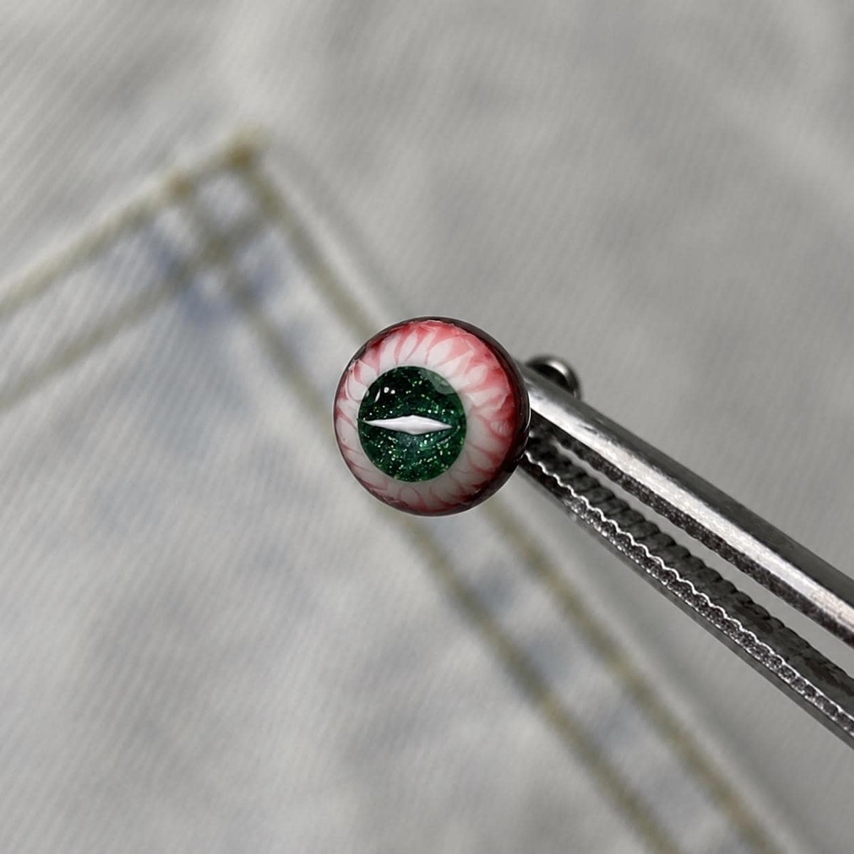 Cthulhu Eye - Emerald Dragon | Ear/Tongue/Lip Titanium Studs
