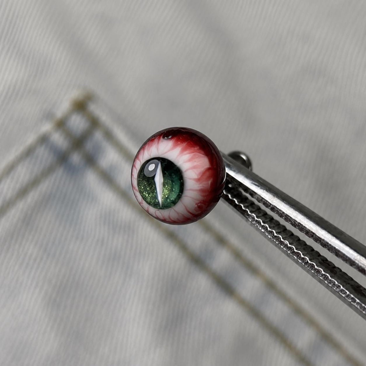 Cthulhu Eye - Emerald Dragon | Ear/Tongue/Lip Titanium Studs