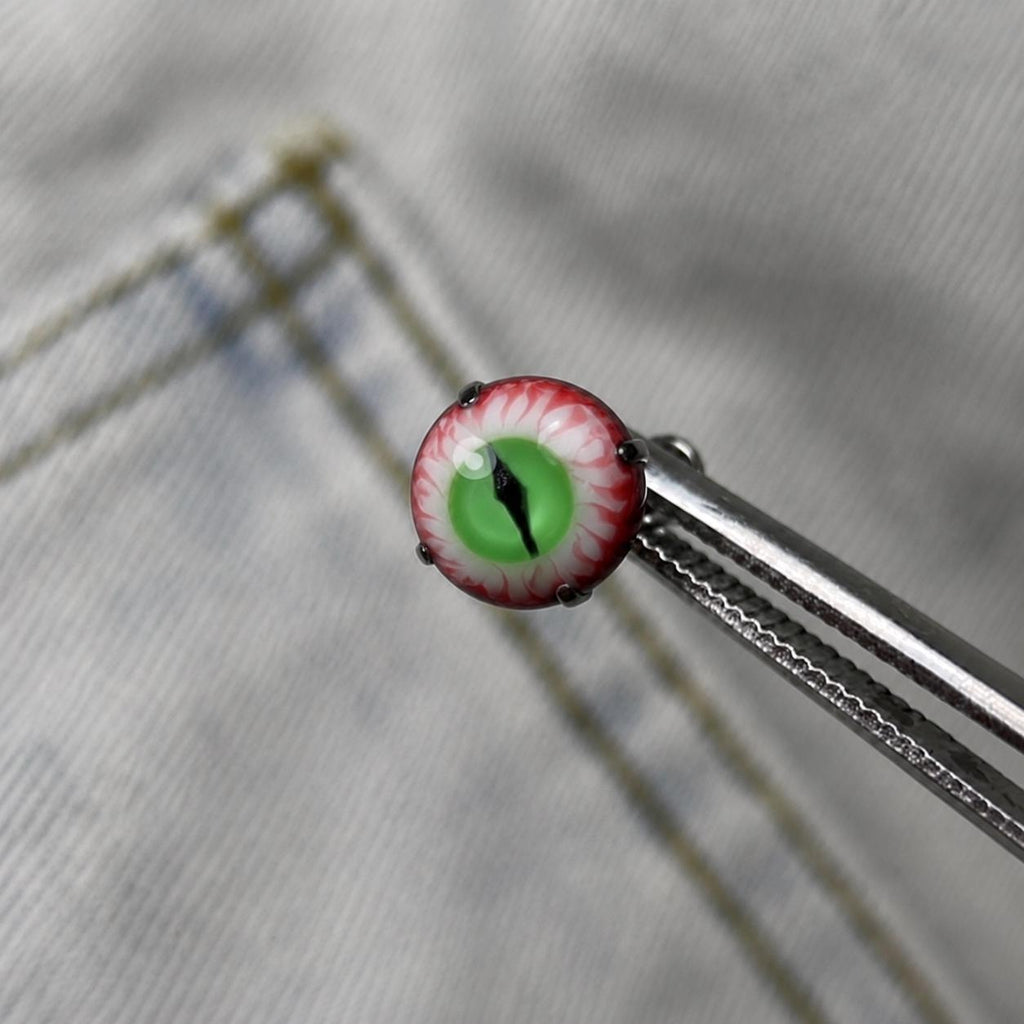 Cthulhu Eye - Emerald Dragon | Ear/Tongue/Lip Titanium Studs