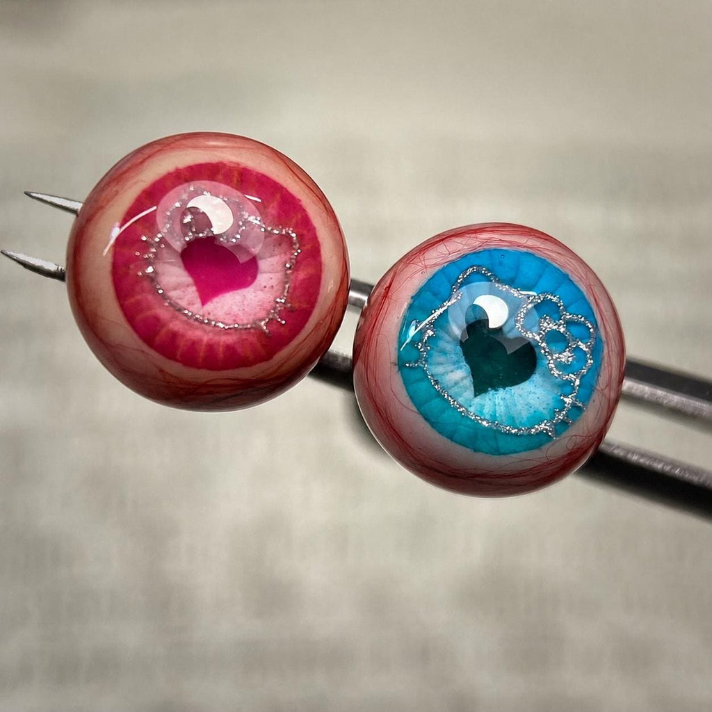 Cthulhu Eye - Kitty Heart Gaze | Ear/Tongue/Lip Titanium Studs