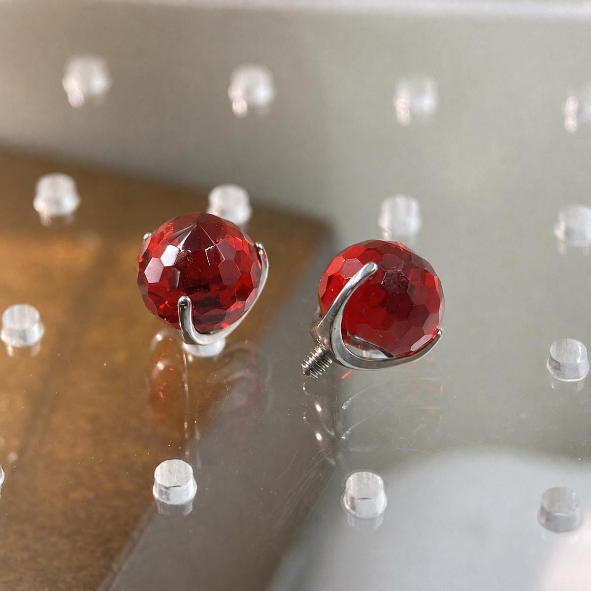 Disco Ball Crystal F136 Titanium piercing top detail 4