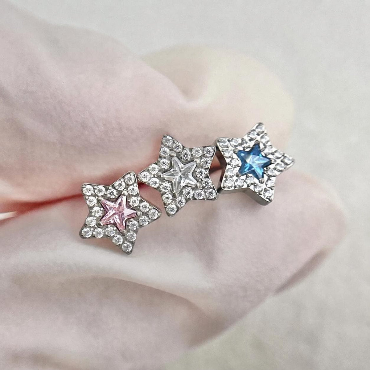 Pavé Star F136 Titanium flat-back jewelry image 06