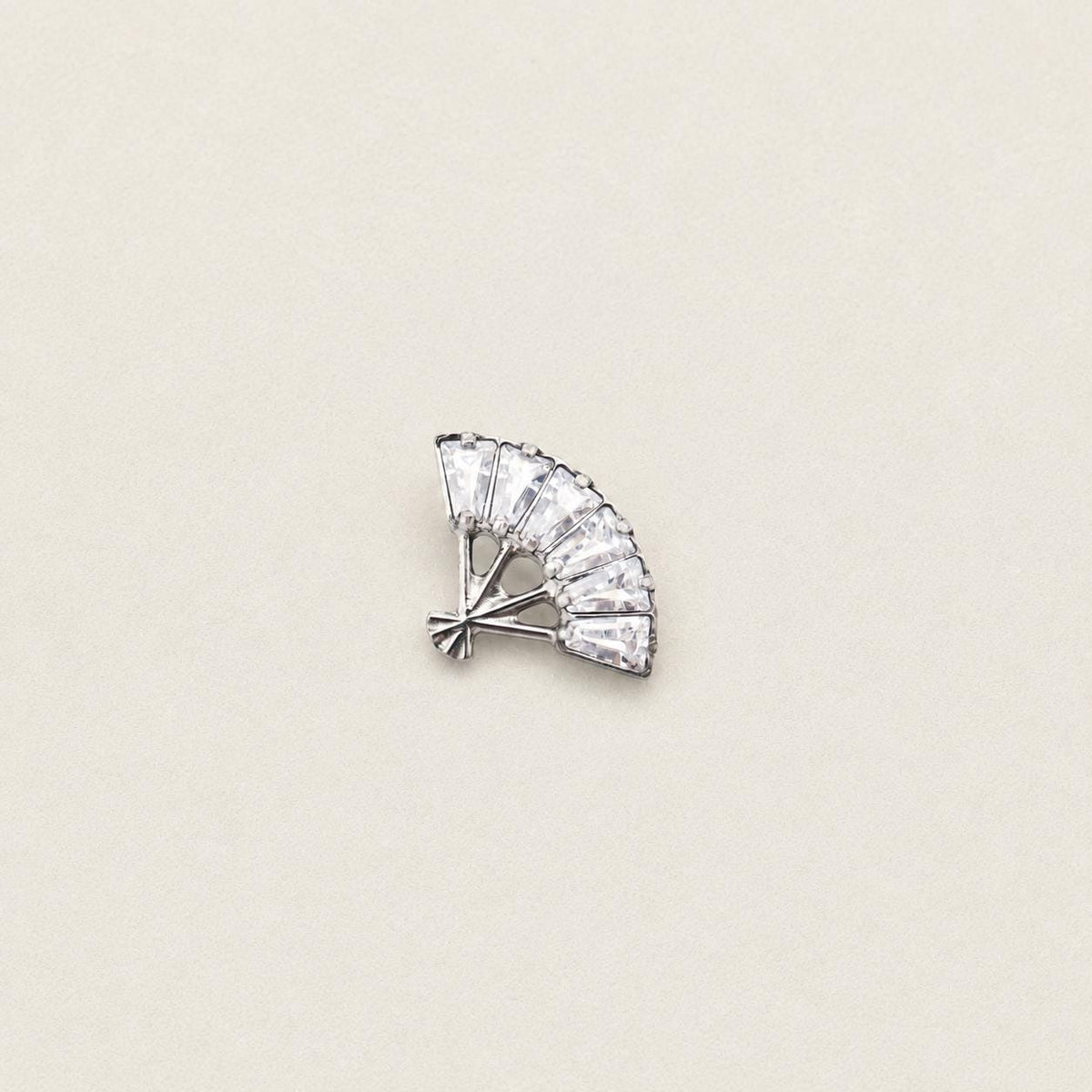 Aurora Fan F136 Titanium flat-back jewelry image 06