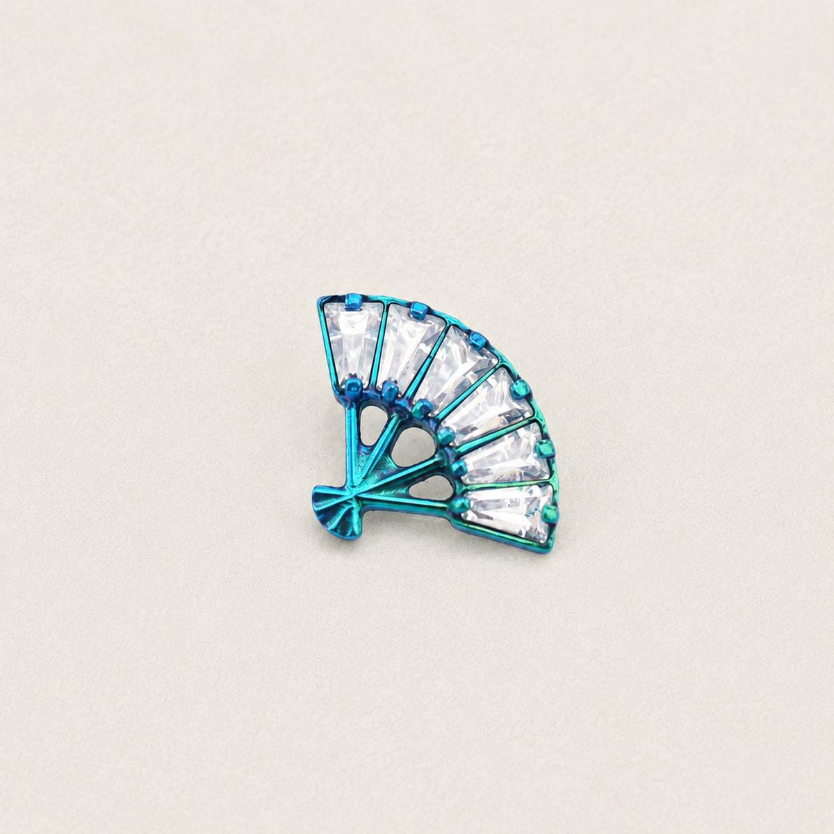Aurora Fan F136 Titanium flat-back jewelry image 08