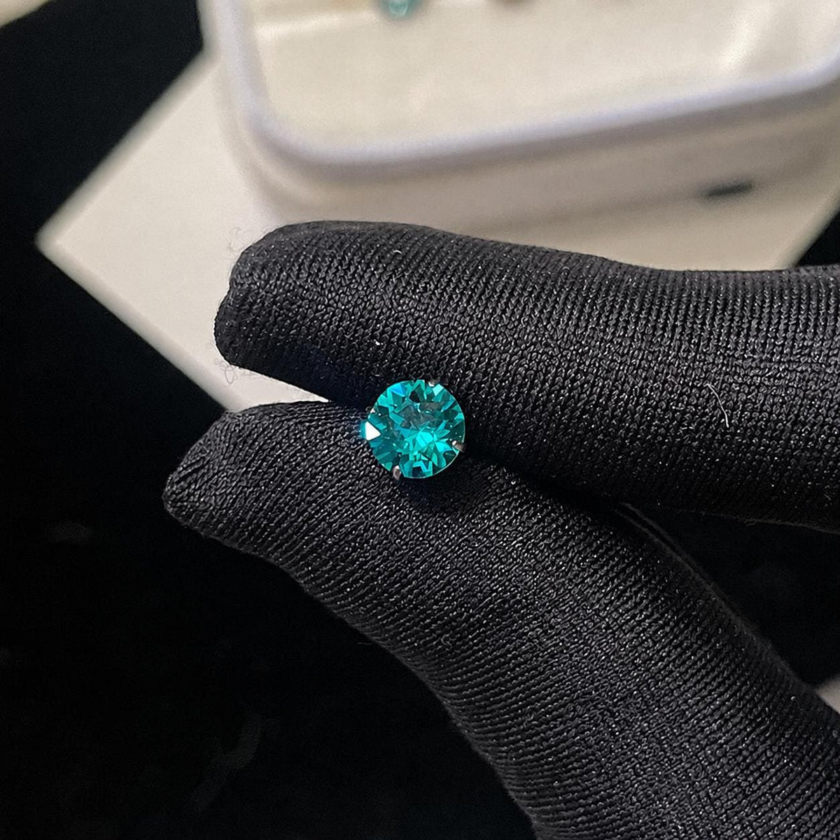 ETSY 4553763499 | IMAGE 5 | Vivid Emerald Green Moissanite Flat Back Stud